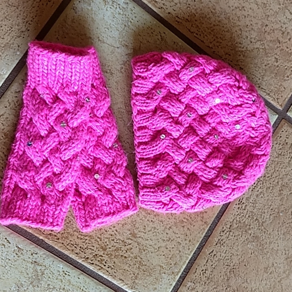 Hat and Hobo Gloves Set